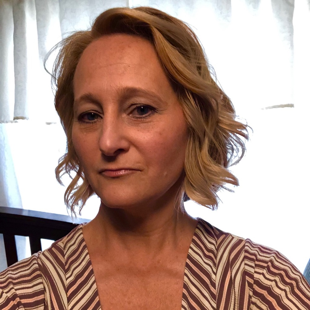 Meet your Posher, Crystal